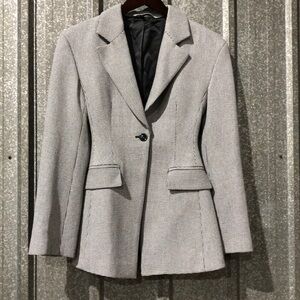 Black and gray blazer